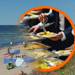 Plaża z ludźmi i bufet z jedzeniem w tle, wszystko w pomarańczowej ramce.