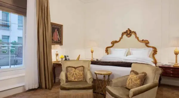 Ile kosztuje noc w hotelu Plaza? Ceny pokoi i sezonowe zmiany