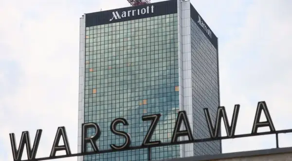 Ile pięter ma hotel Marriott w Warszawie? Zaskakujące informacje!