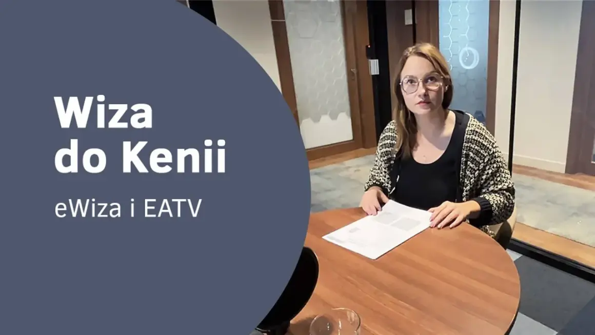 Kobieta z dokumentami omawia wizę do Kenii. eWiza i EATV.